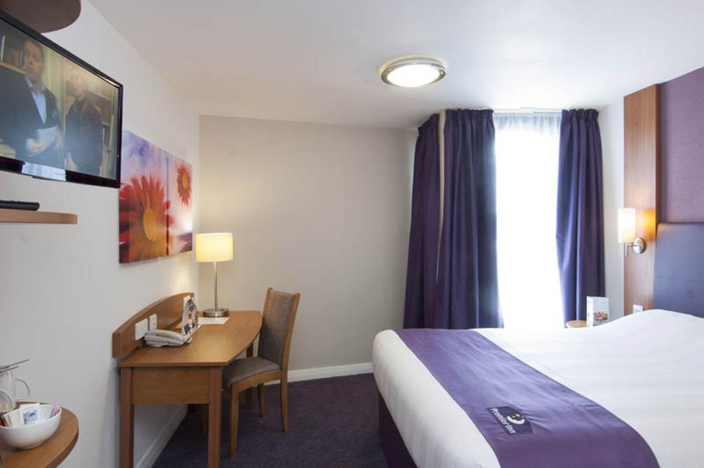 Premier Inn Hatfield Δωμάτιο φωτογραφία