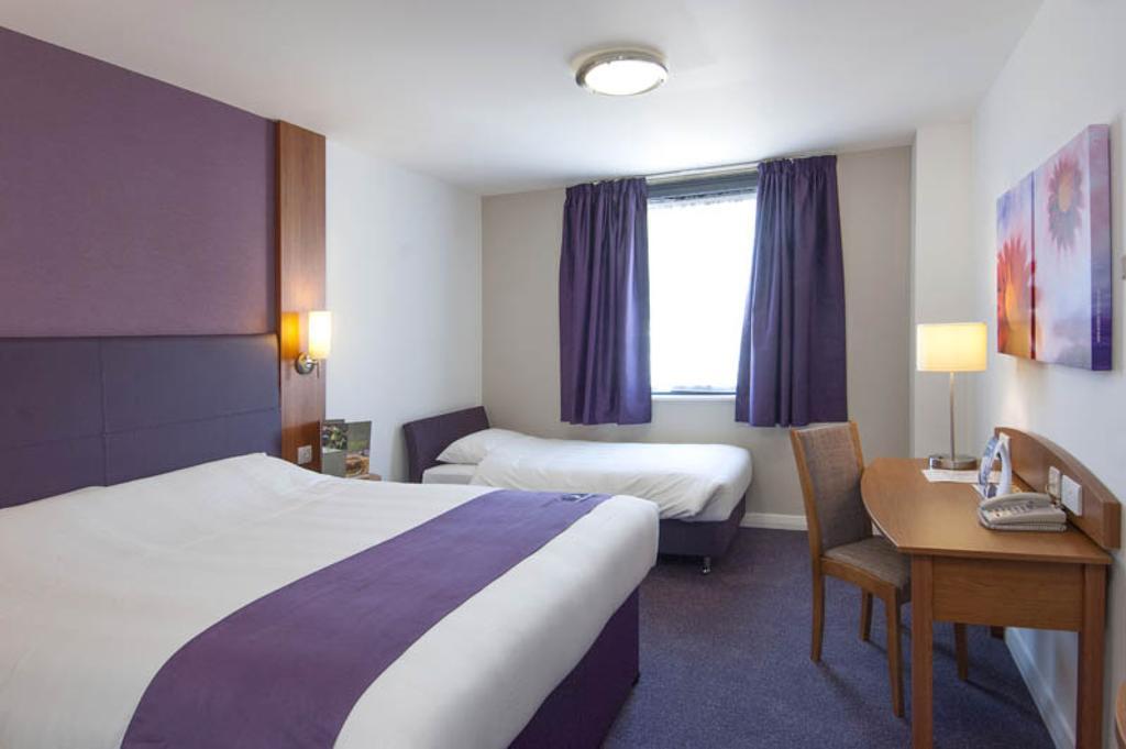 Premier Inn Hatfield Δωμάτιο φωτογραφία